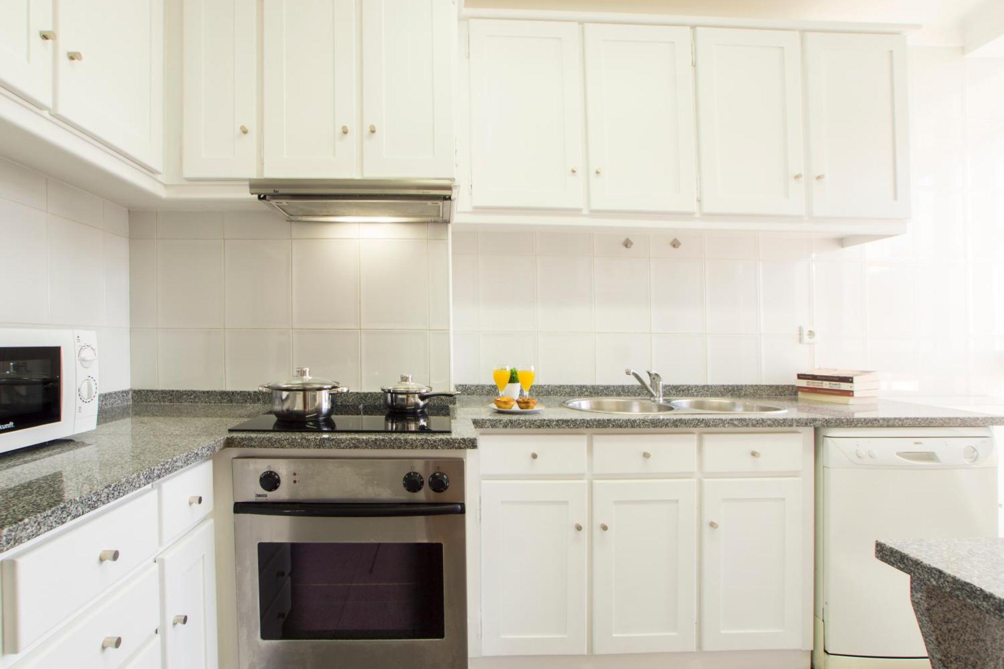 Sunny 4 Bedroom Apartment - With View Coimbra Exterior foto